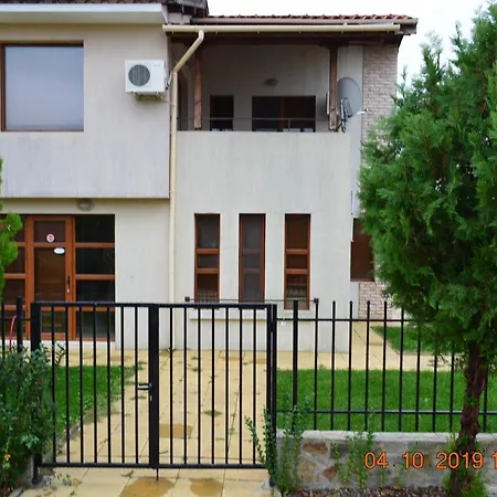 Nessebar Country Villas * Gyul'ovtsa